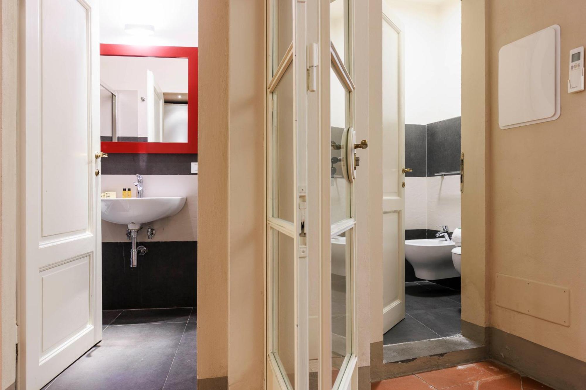 Santa Croce Deluxe Apartment Флоренция Экстерьер фото