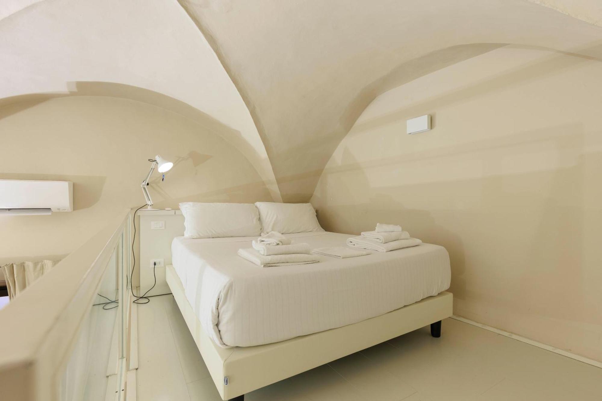 Santa Croce Deluxe Apartment Флоренция Экстерьер фото